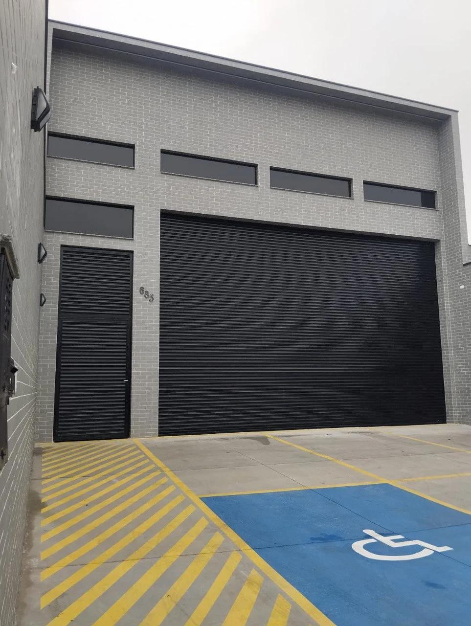 Portões de enrolar automáticos para residências