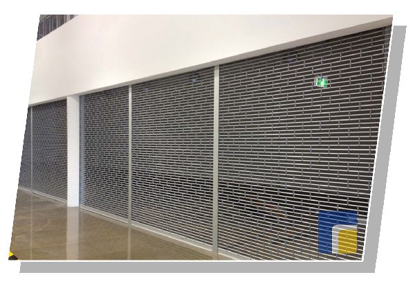 Portas de aço para centros logísticos